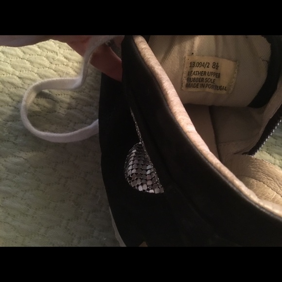 Shoes - Picture 5 of 5